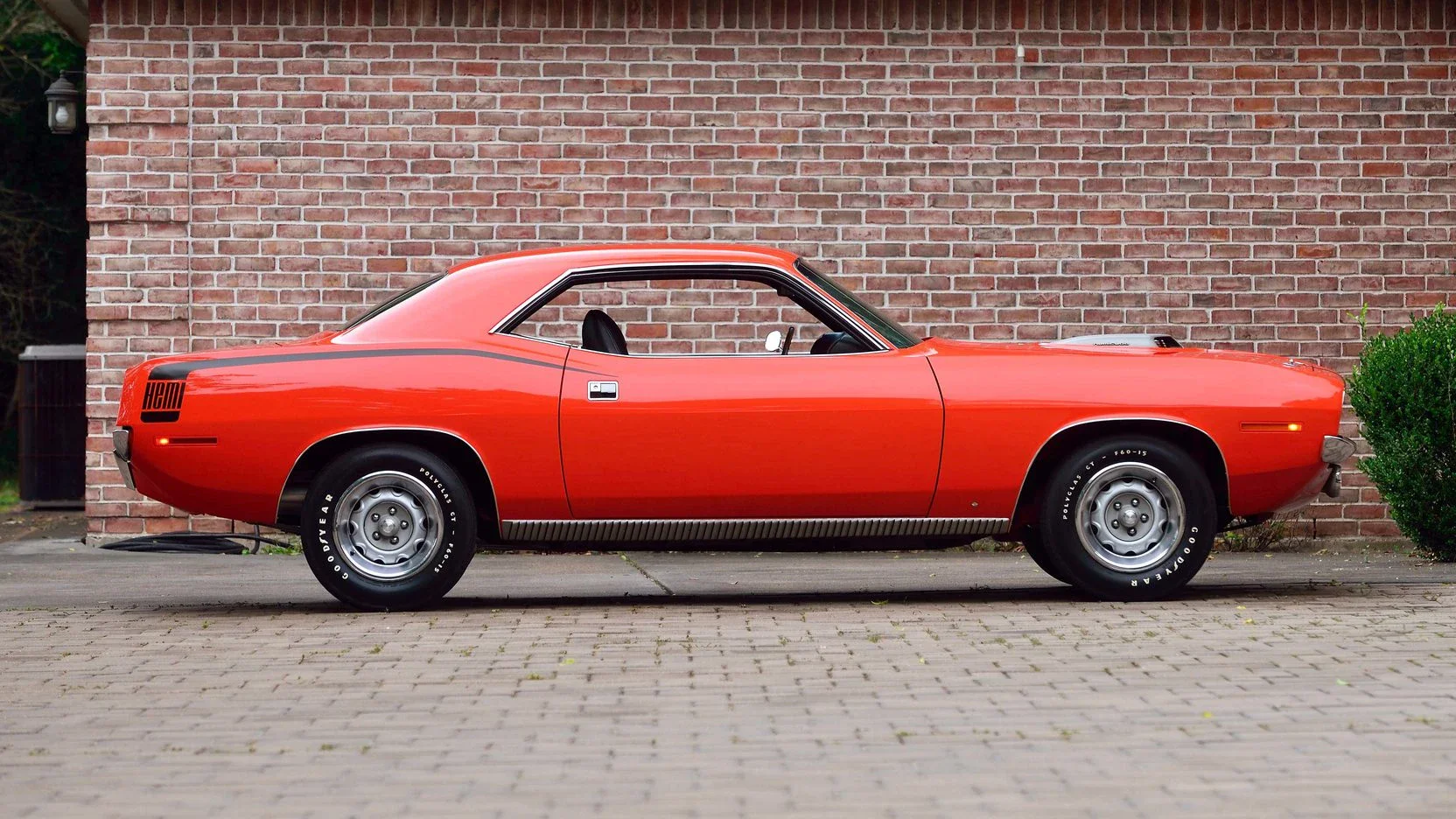 Plymouth-Cuda-1970-Red-Black-3