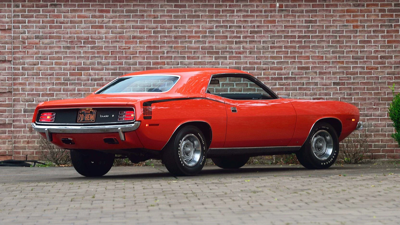 Plymouth-Cuda-1970-Red-Black-4