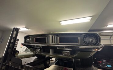 Plymouth-Cuda-1972-Green-Black-2