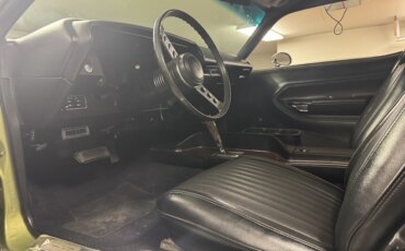 Plymouth-Cuda-1972-Green-Black