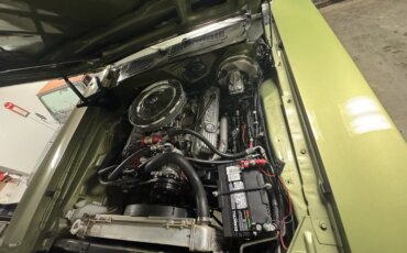 Plymouth-Cuda-1972-Green-Black-5