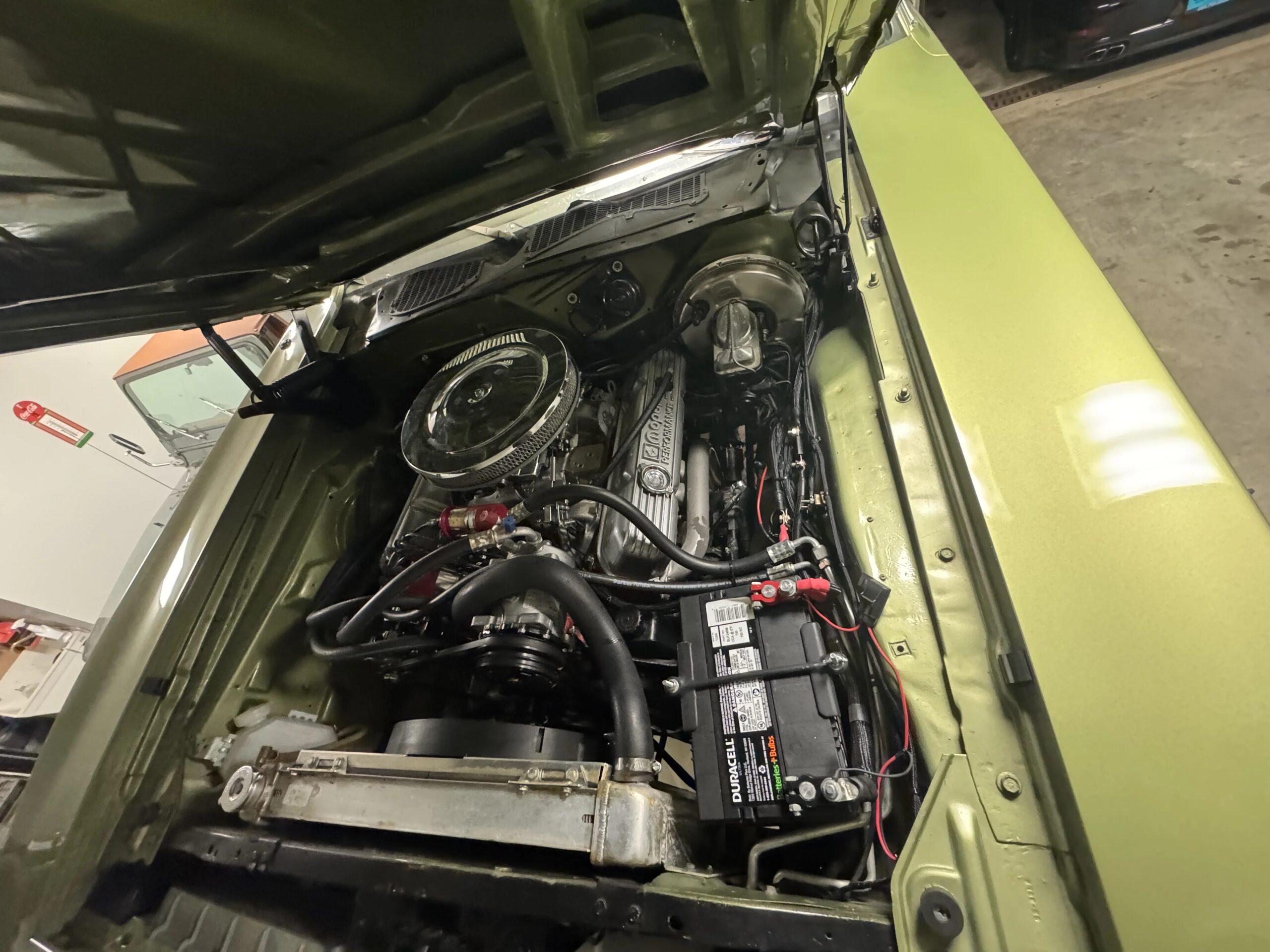 Plymouth-Cuda-1972-Green-Black-5