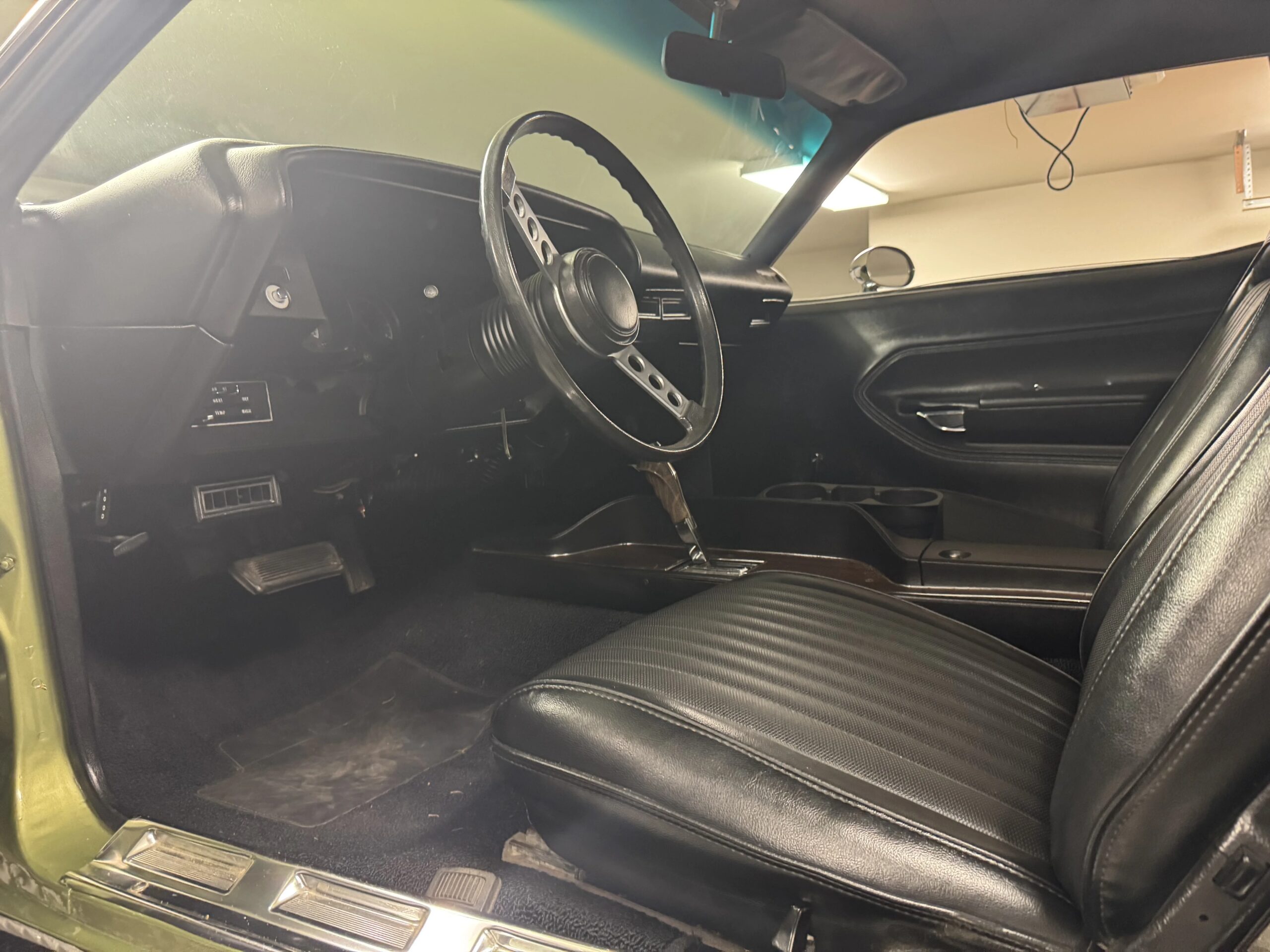 Plymouth-Cuda-1972-Green-Black
