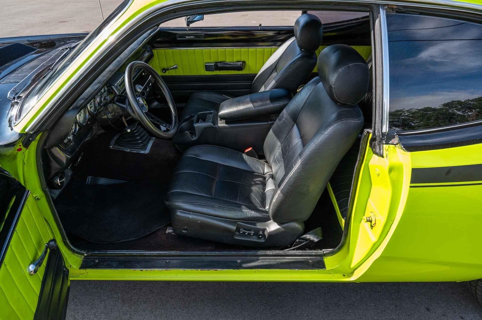 Plymouth-Duster-1970-2-Door-10