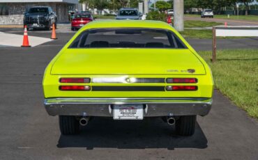 Plymouth-Duster-1970-2-Door-25
