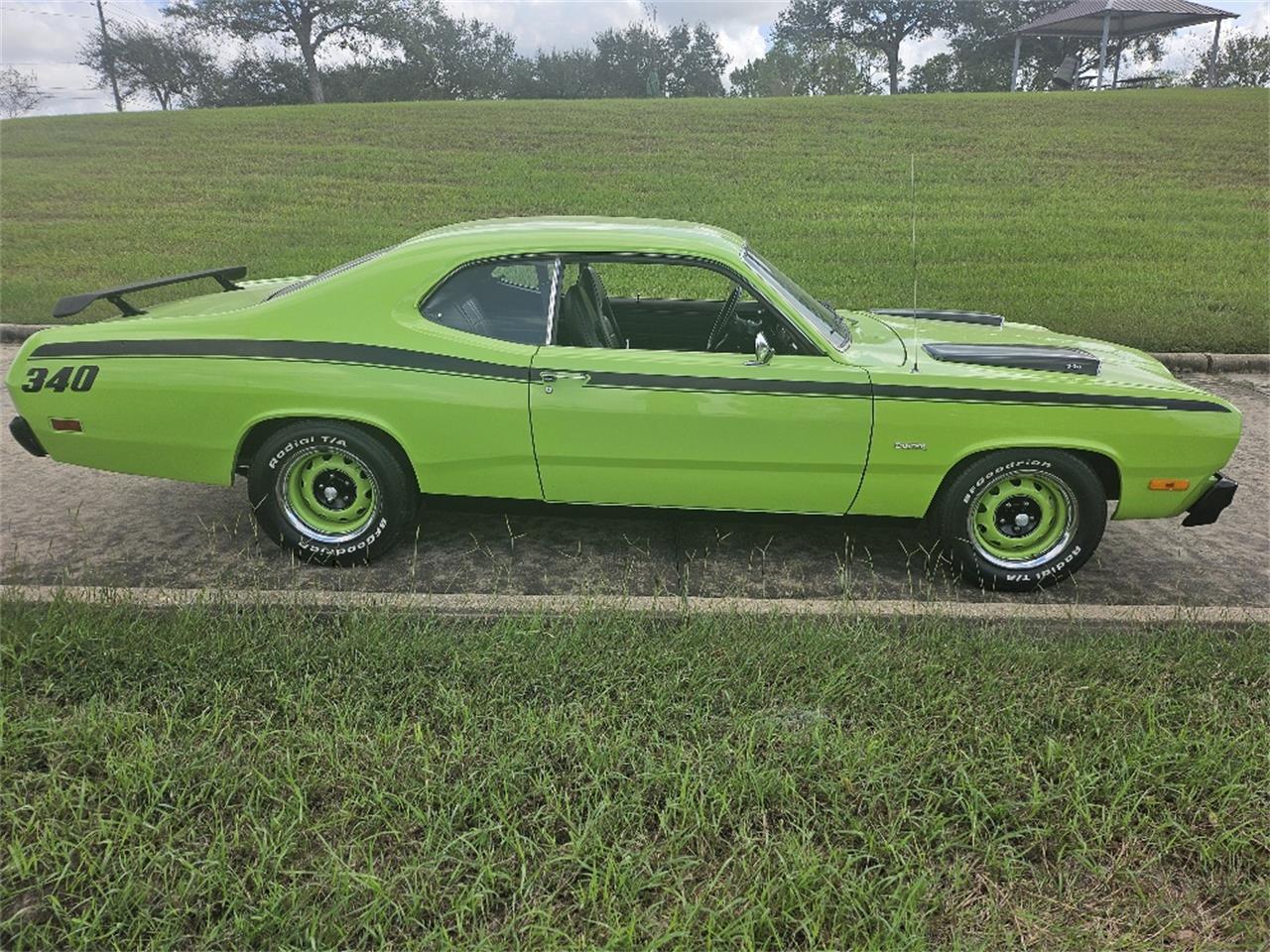 Plymouth-Duster-1971-Lime-Green-Black-8