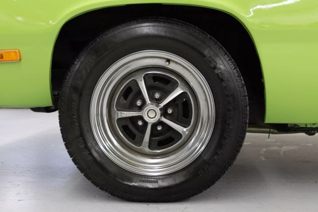 Plymouth-Duster-1974-Coupe-17