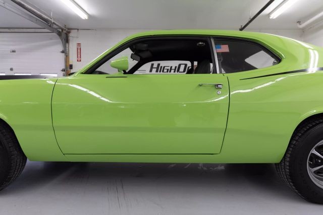 Plymouth-Duster-1974-Coupe-18