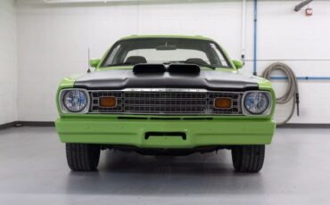 Plymouth-Duster-1974-Coupe-2