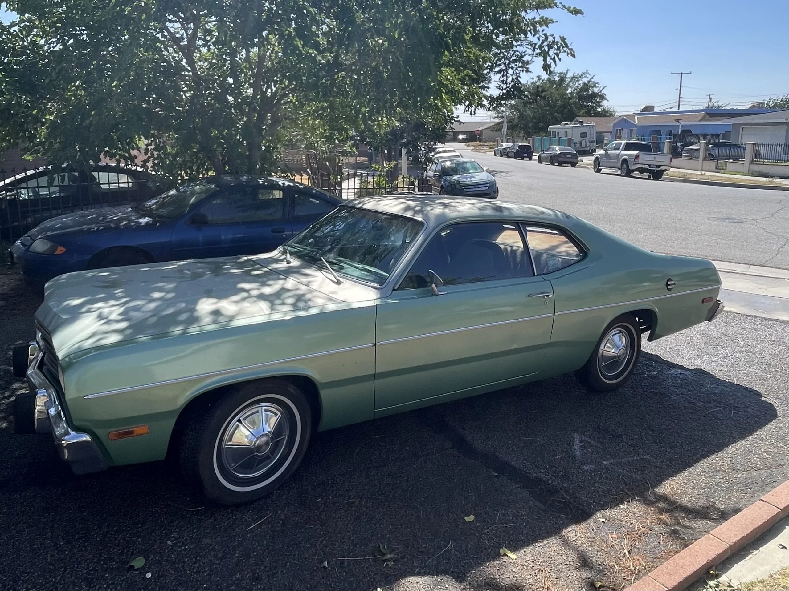 Plymouth-Duster-1974-Green-Green-10