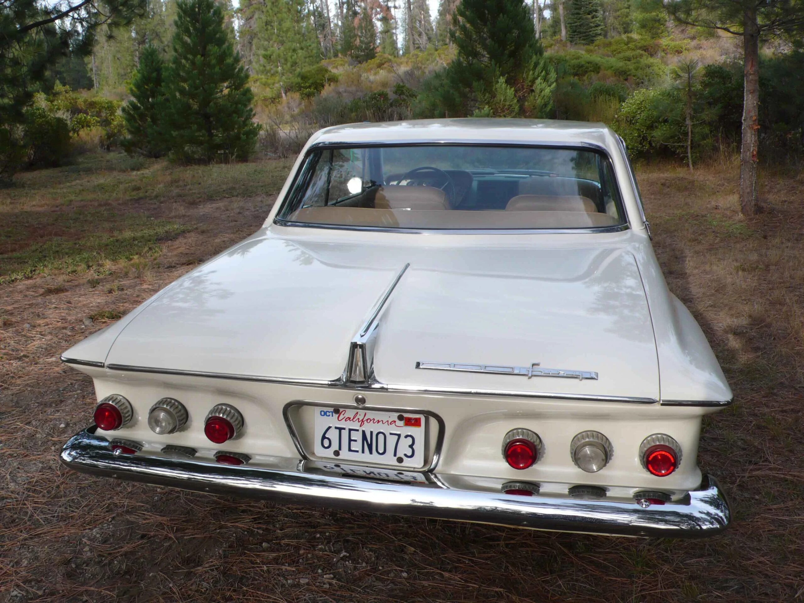 Plymouth-Fury-1962-Off-White-Tan-4
