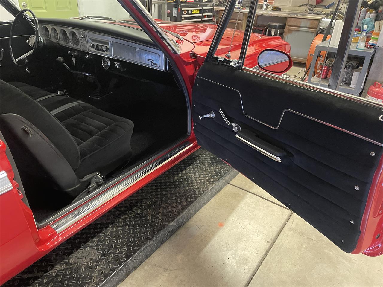 Plymouth-Fury-1964-Red-Black-23