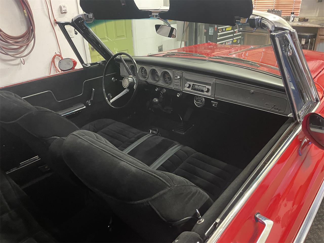 Plymouth-Fury-1964-Red-Black-4