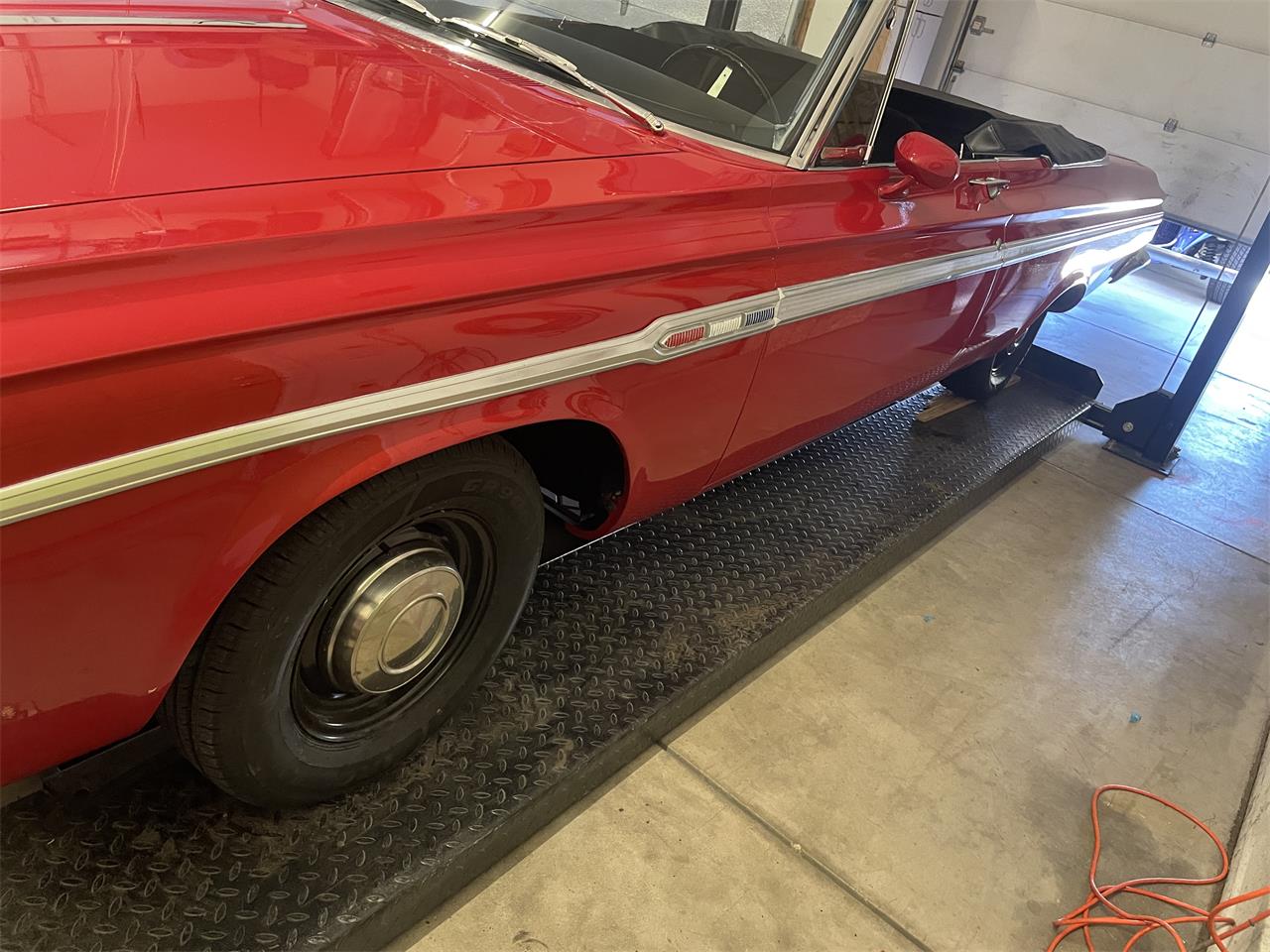 Plymouth-Fury-1964-Red-Black-8