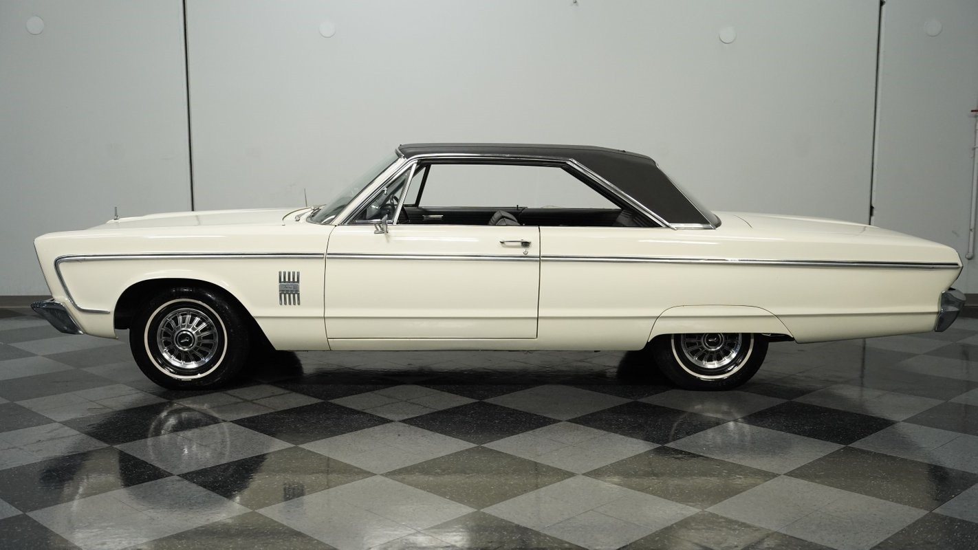 Plymouth-Fury-1966-Sedan-2