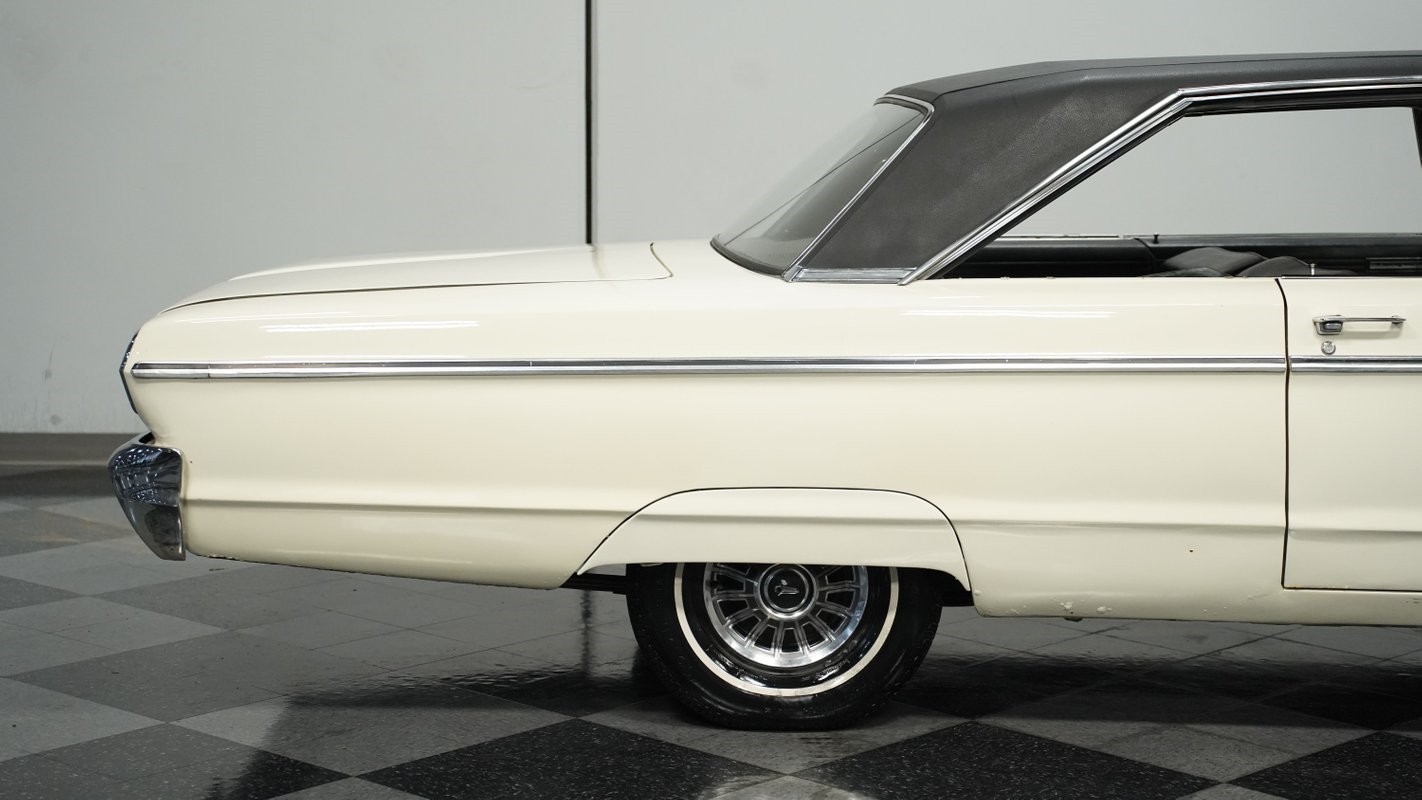 Plymouth-Fury-1966-Sedan-23