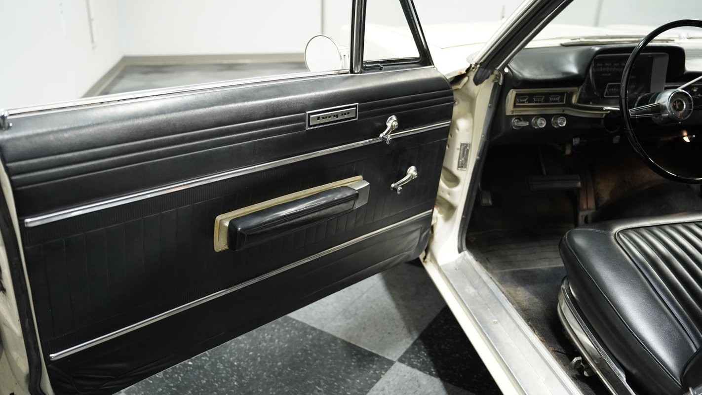Plymouth-Fury-1966-Sedan-28