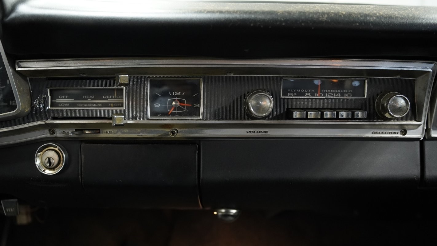 Plymouth-Fury-1966-Sedan-33
