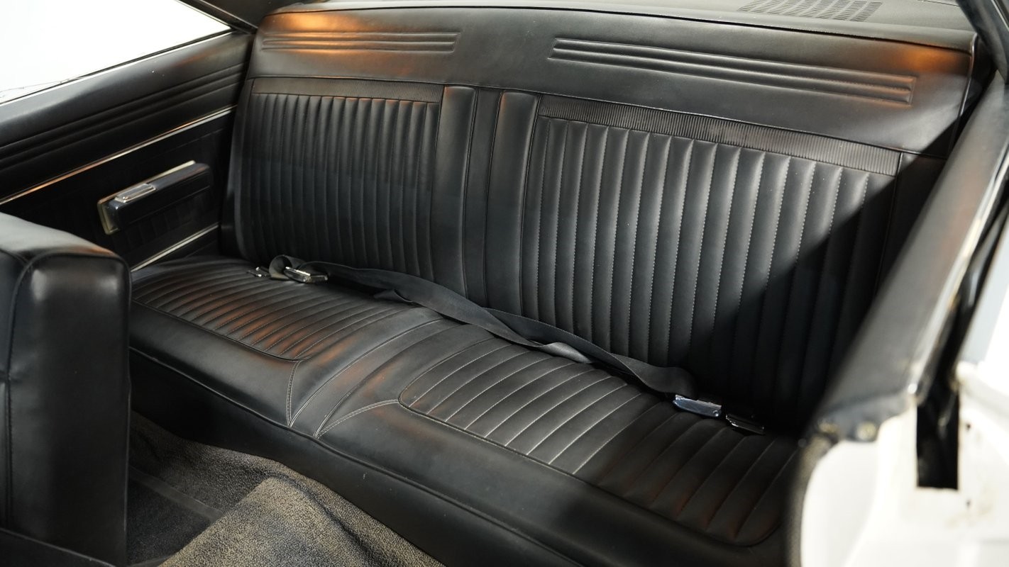 Plymouth-Fury-1966-Sedan-35