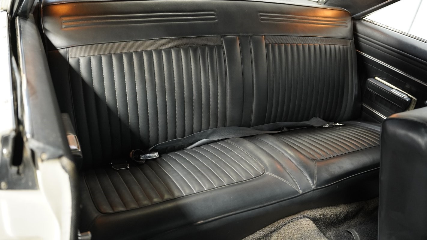 Plymouth-Fury-1966-Sedan-36