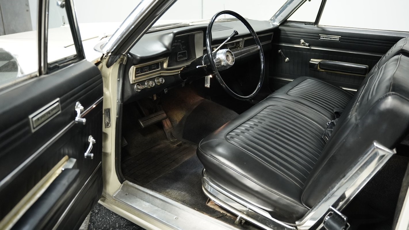 Plymouth-Fury-1966-Sedan-4