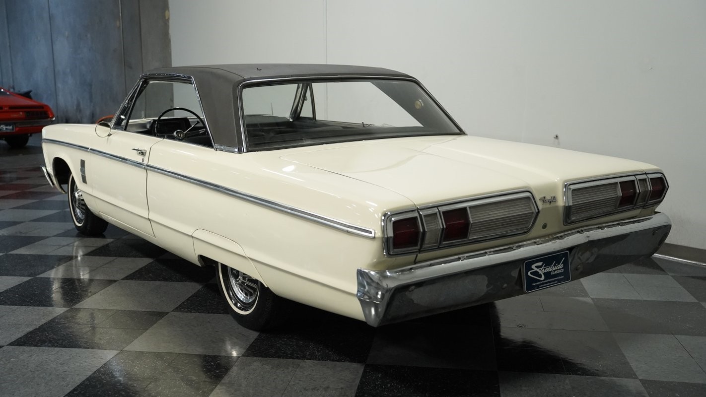 Plymouth-Fury-1966-Sedan-8