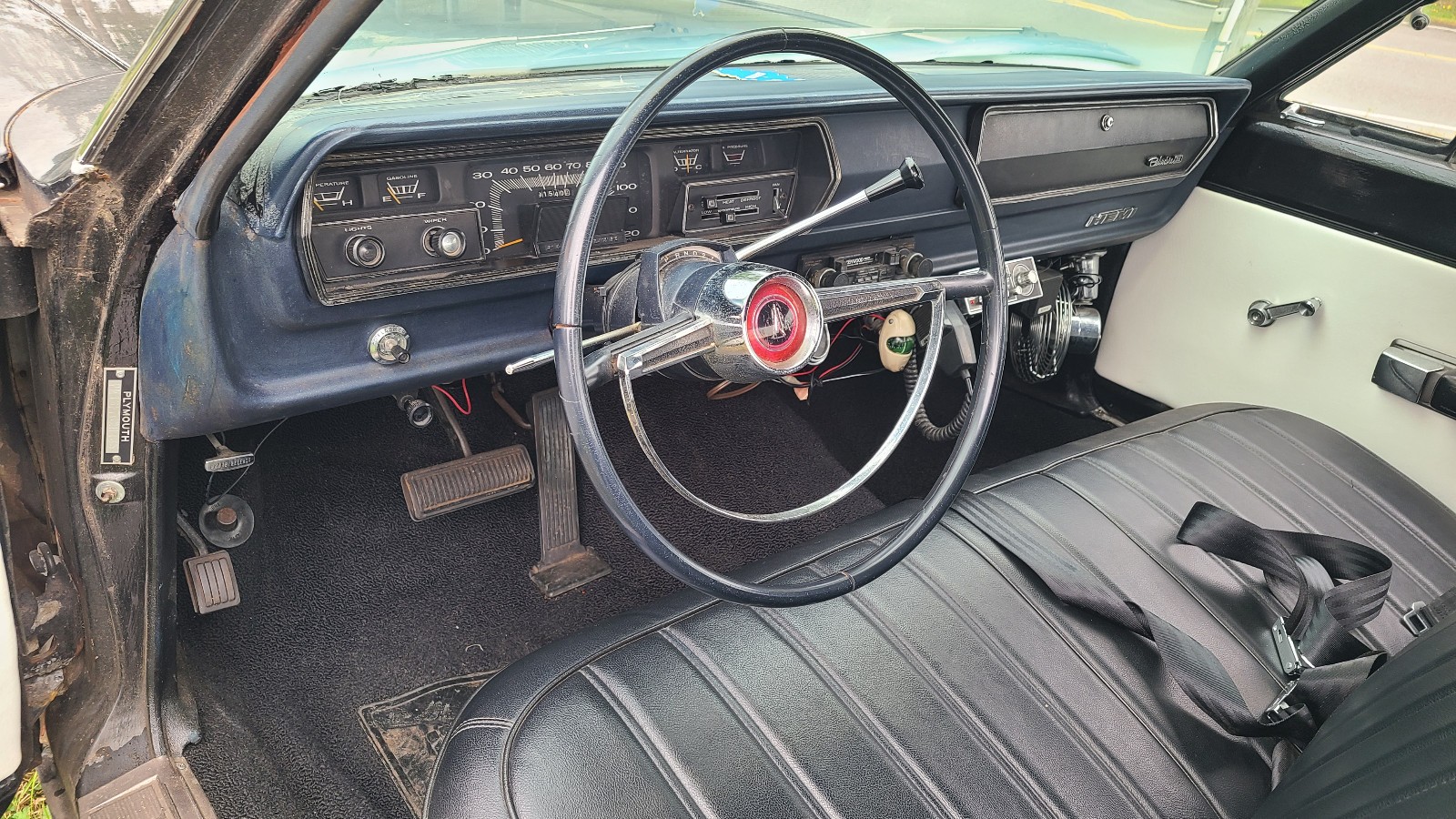 Plymouth-Fury-1967-10