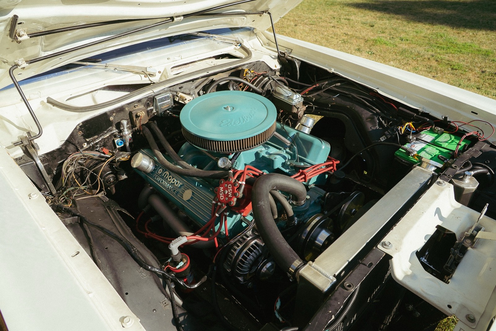 Plymouth-Fury-1975-Coupe-10