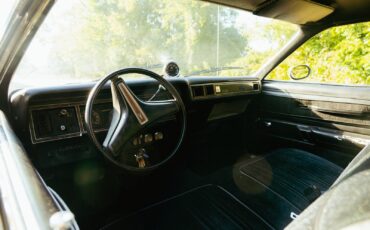 Plymouth-Fury-1975-Coupe-7