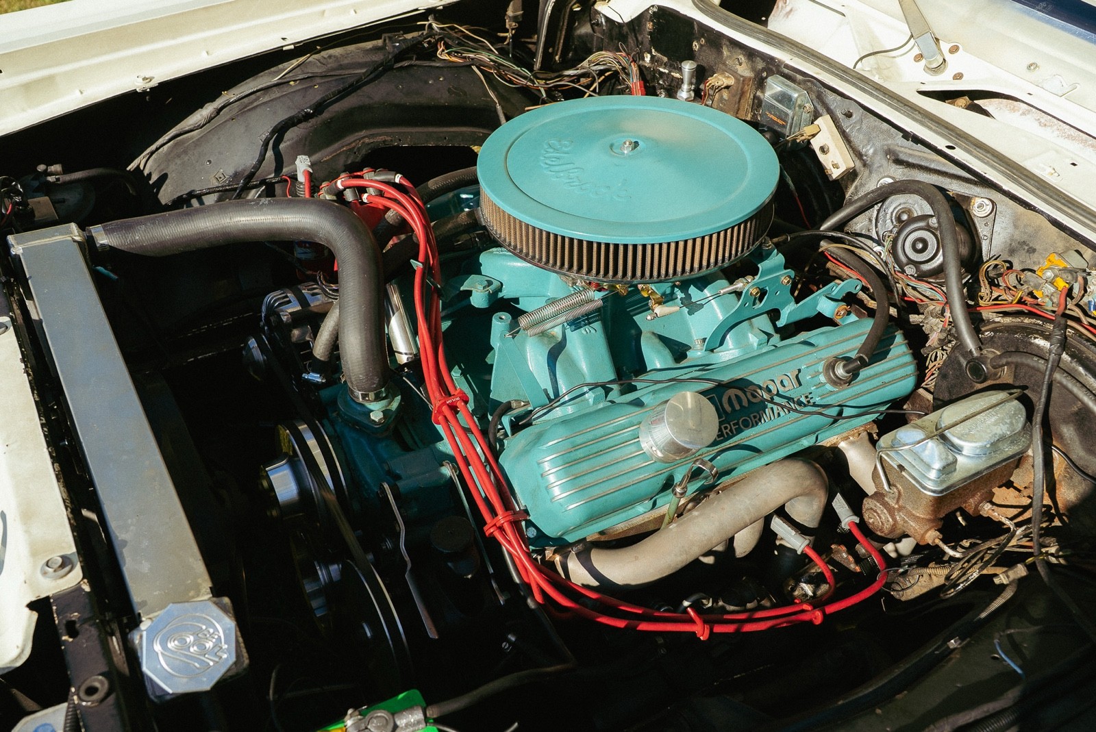 Plymouth-Fury-1975-Coupe-9
