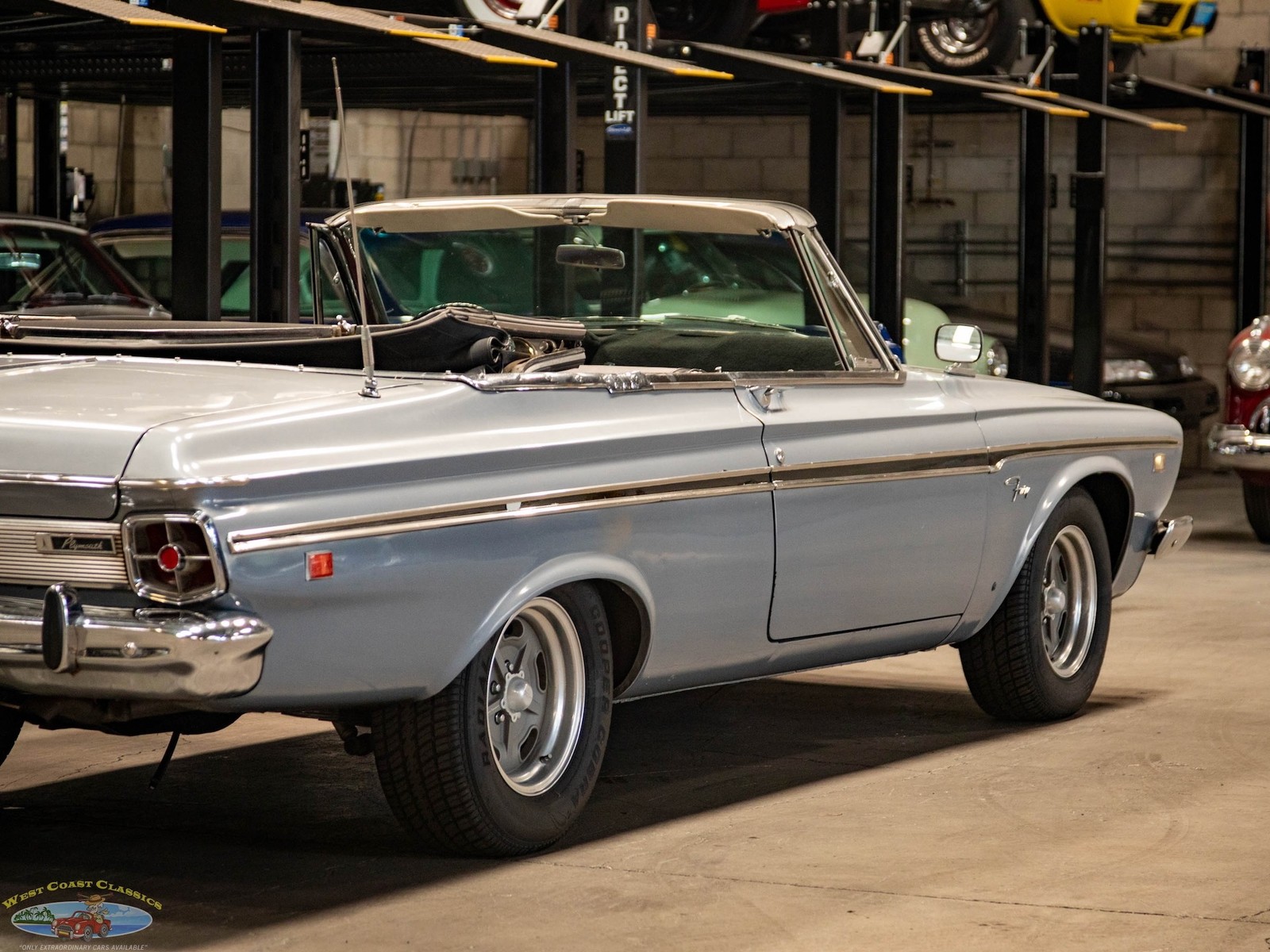 Plymouth-Fury-Custom-505-c.i.-V8-Convertible-1963-2-Door-Convertible-26