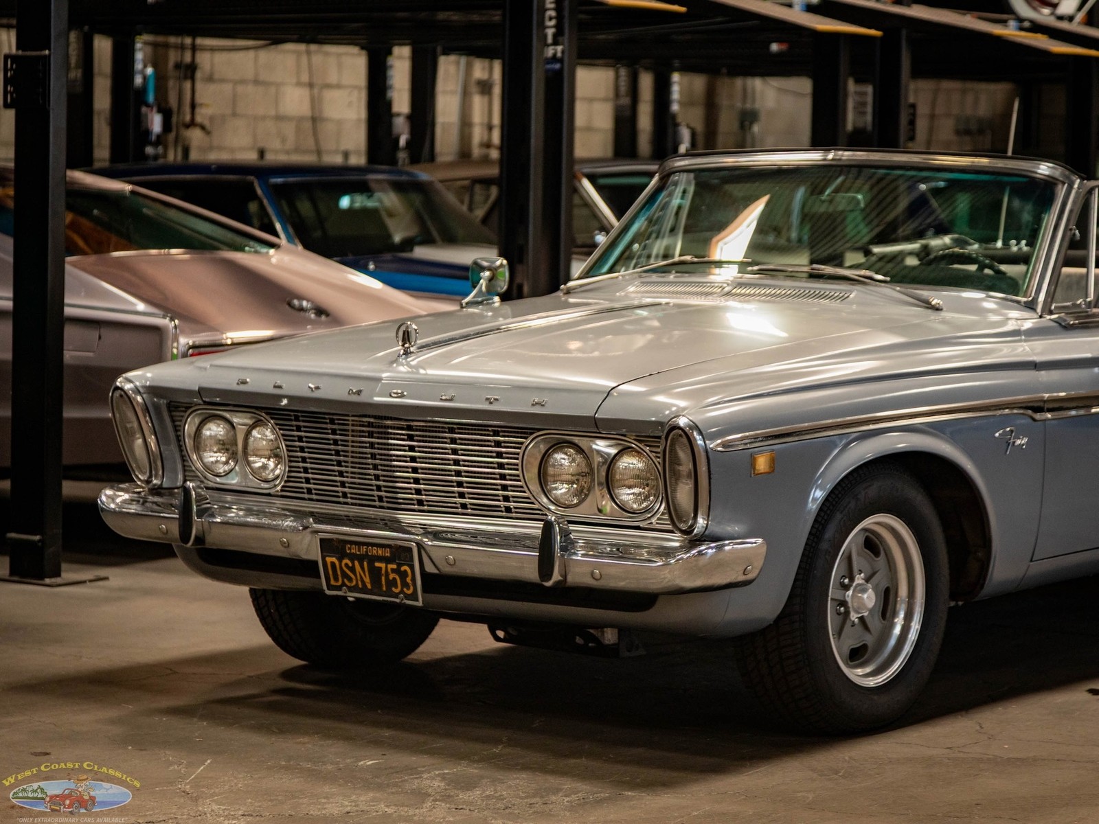 Plymouth-Fury-Custom-505-c.i.-V8-Convertible-1963-2-Door-Convertible-8