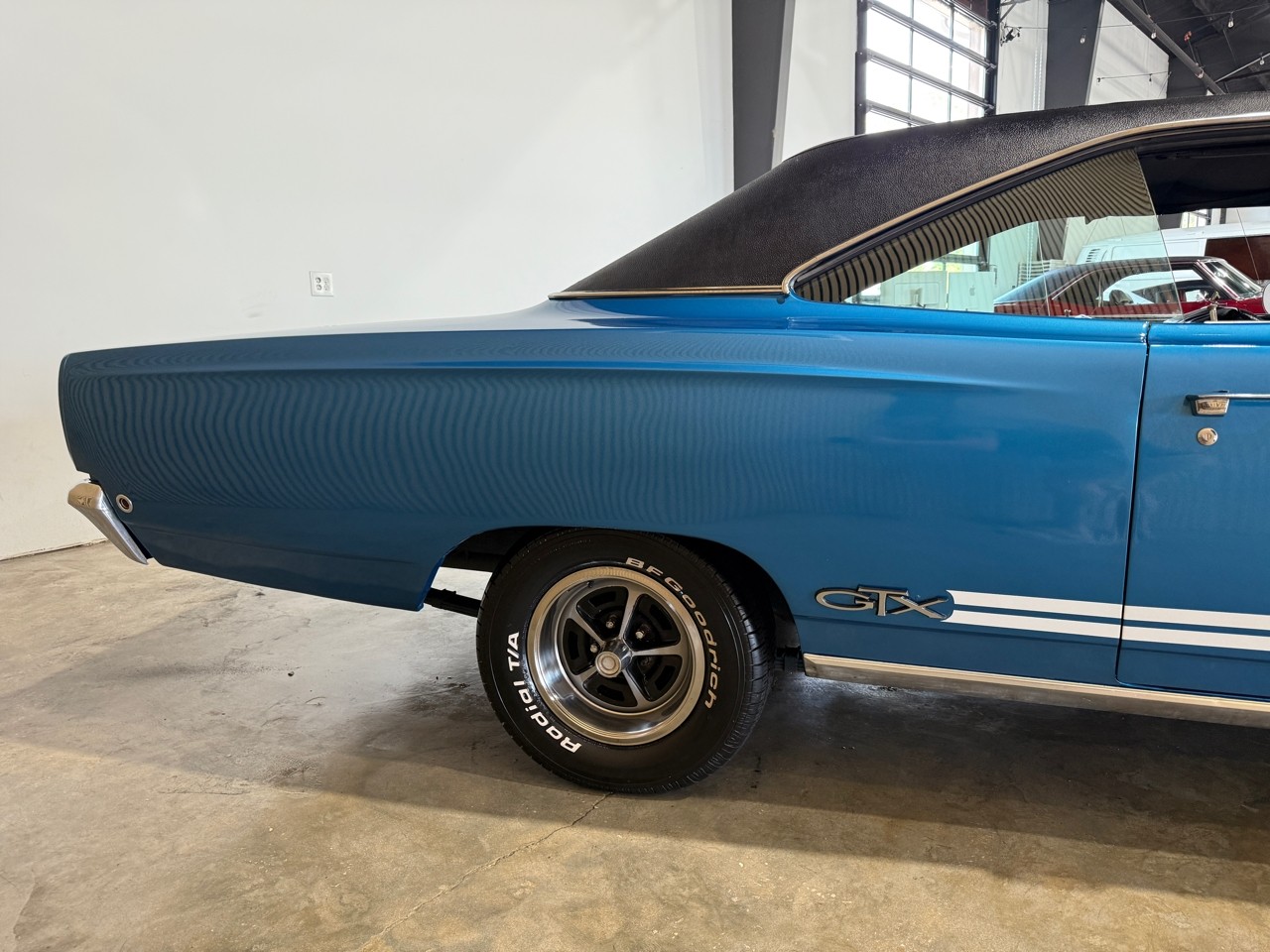 Plymouth-GTX-1968-American-Muscle-Car-11