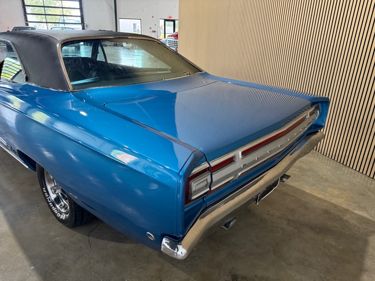 Plymouth-GTX-1968-American-Muscle-Car-19