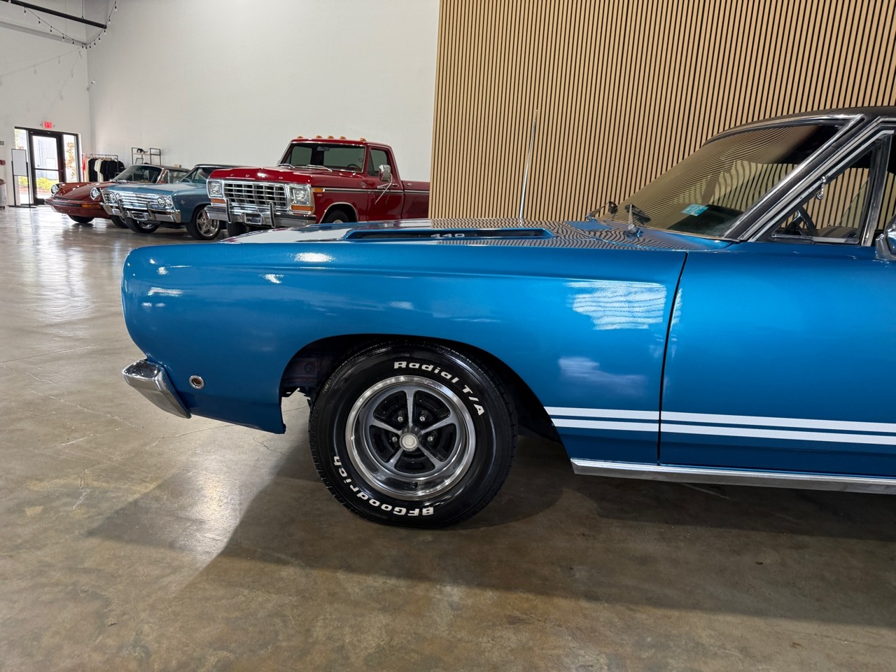 Plymouth-GTX-1968-American-Muscle-Car-25