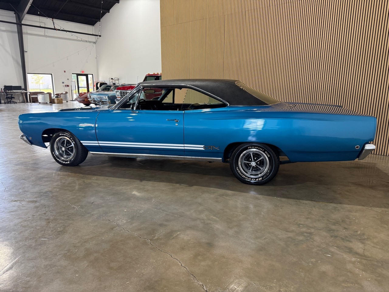Plymouth-GTX-1968-American-Muscle-Car-26