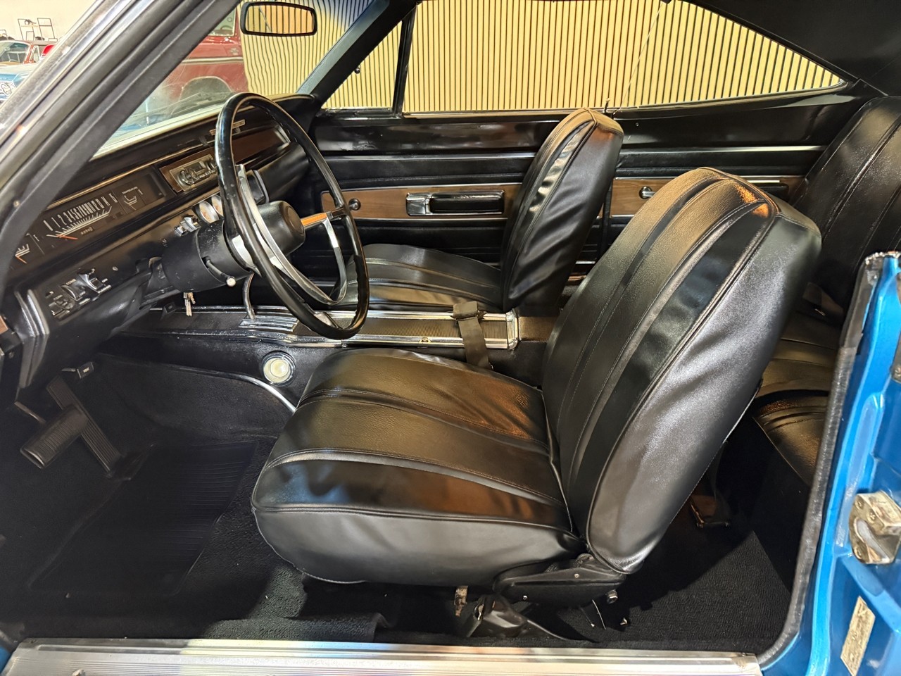 Plymouth-GTX-1968-American-Muscle-Car-29