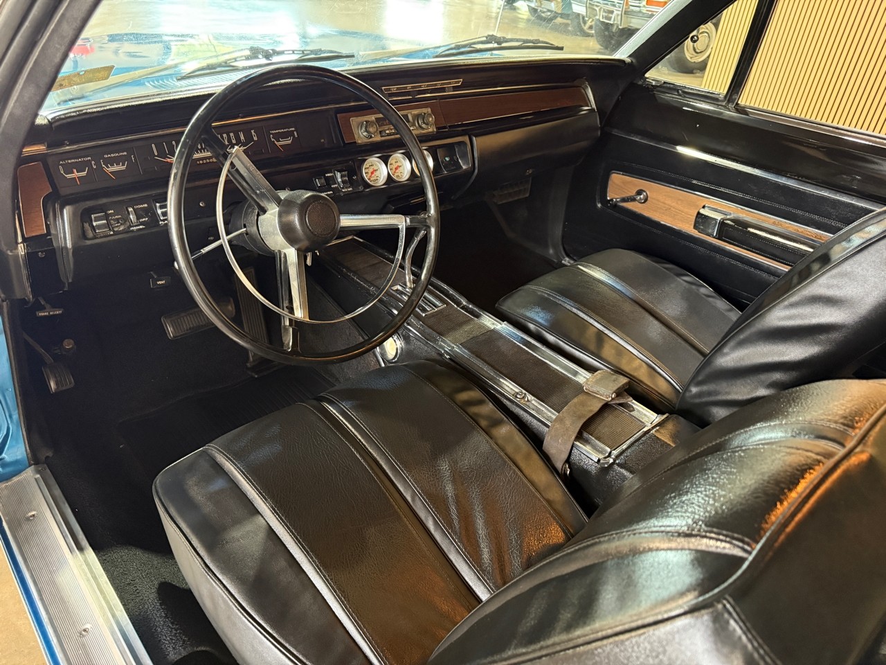 Plymouth-GTX-1968-American-Muscle-Car-31