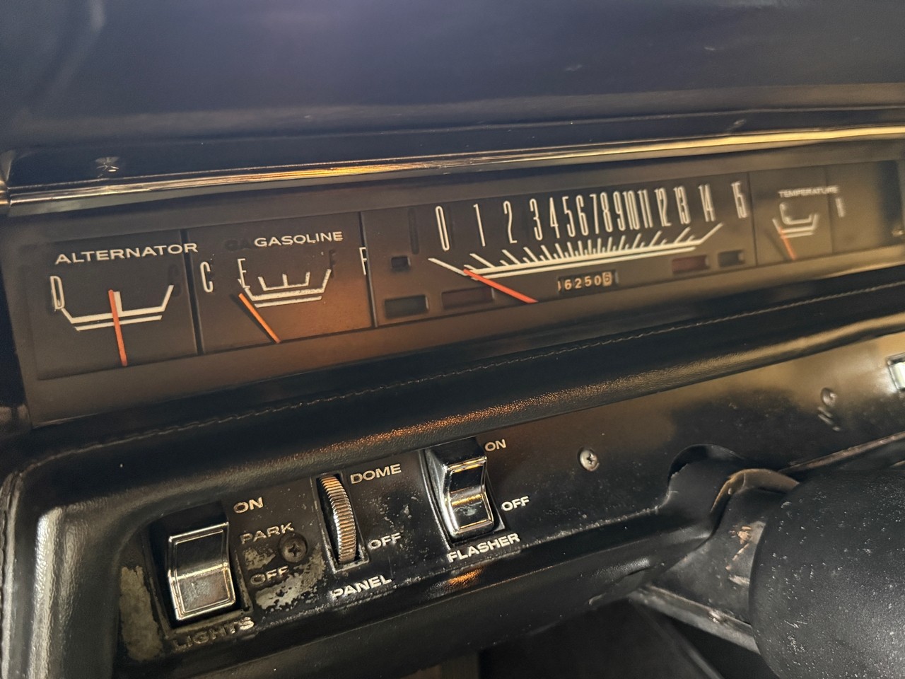 Plymouth-GTX-1968-American-Muscle-Car-38