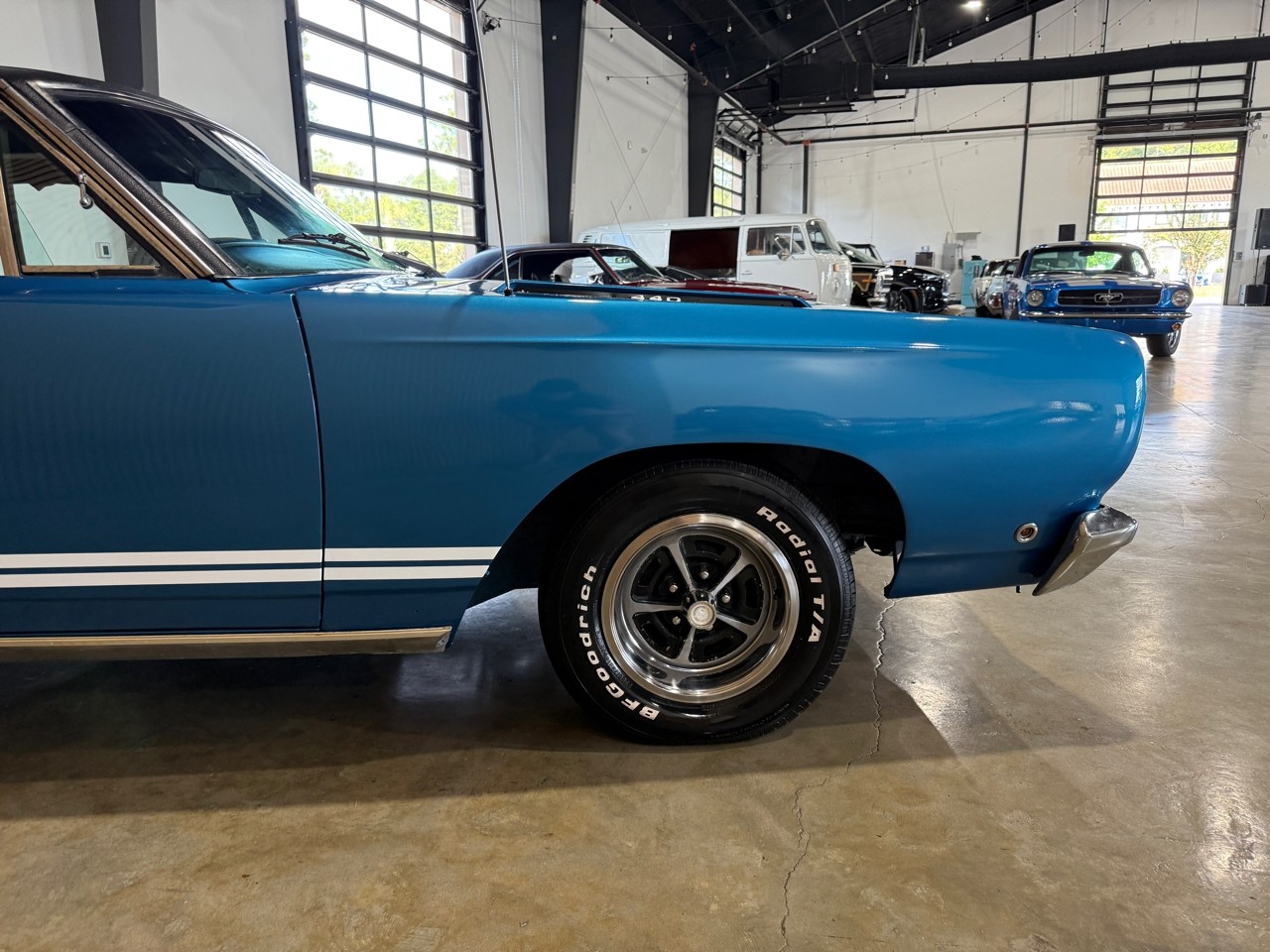 Plymouth-GTX-1968-American-Muscle-Car-9
