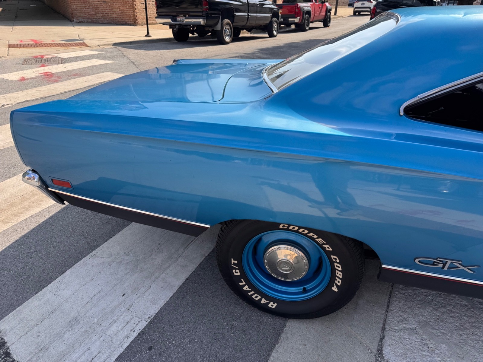 Plymouth-GTX-1969-9