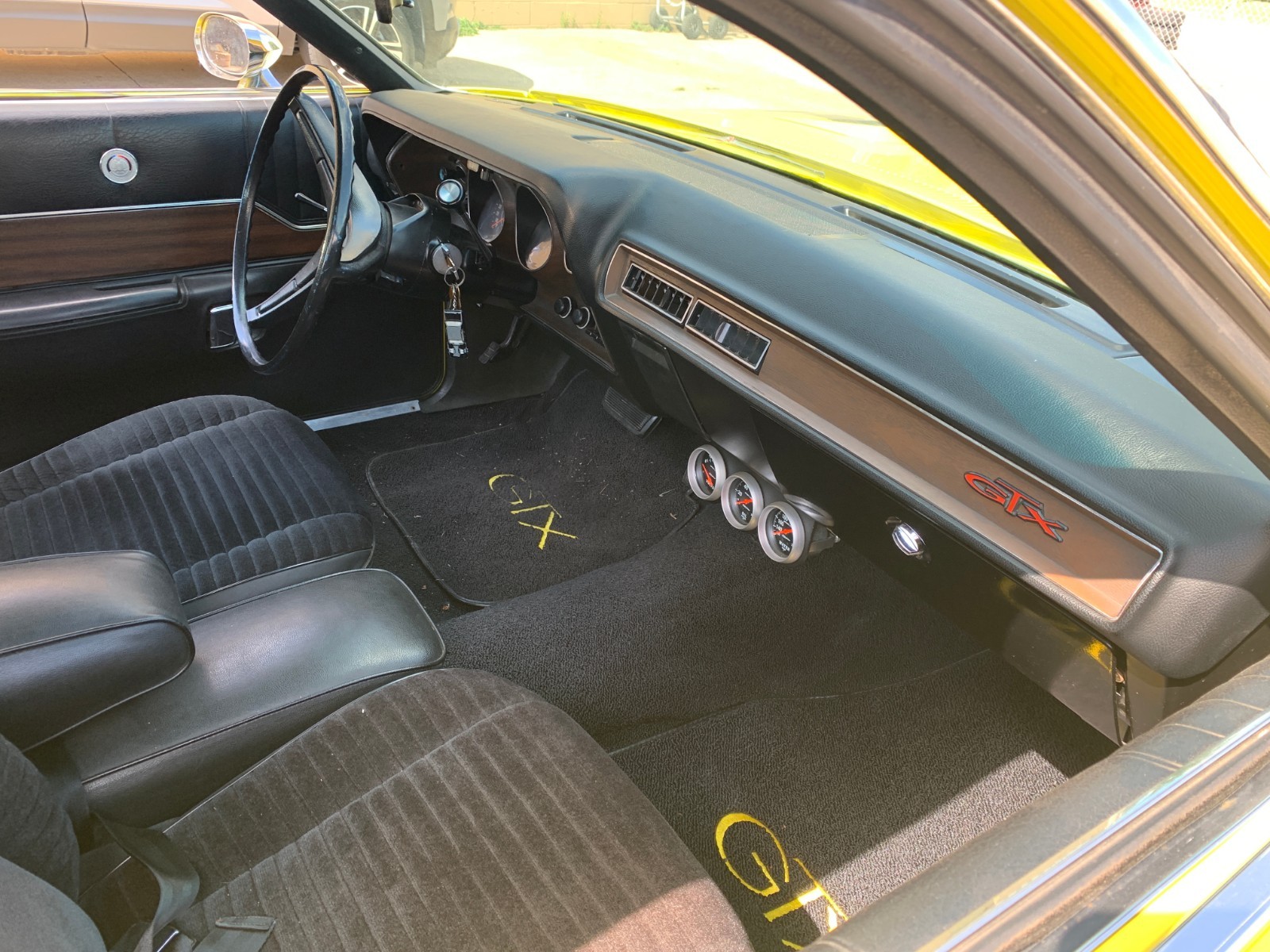 Plymouth-GTX-1971-Coupe-12