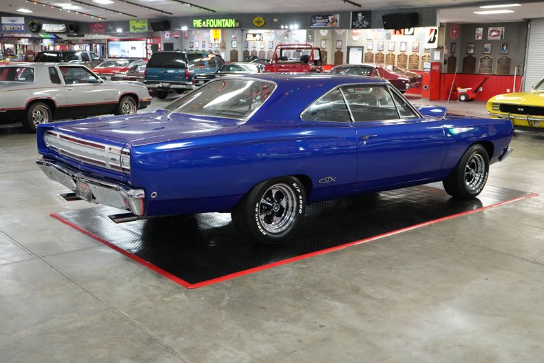 Plymouth-Gtx-1968-Black-11