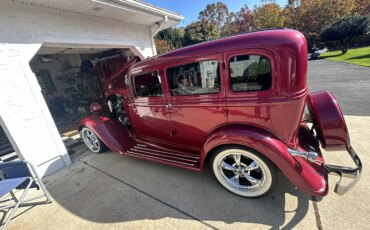 Plymouth-Model-pd-1933-Red-Beige-1