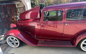 Plymouth-Model-pd-1933-Red-Beige-10