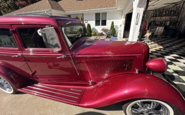 Plymouth-Model-pd-1933-Red-Beige-11