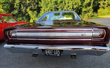 Plymouth-Road-Runner-1968-Sedan-13