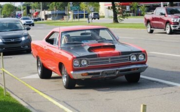 Plymouth-Road-Runner-1969-11