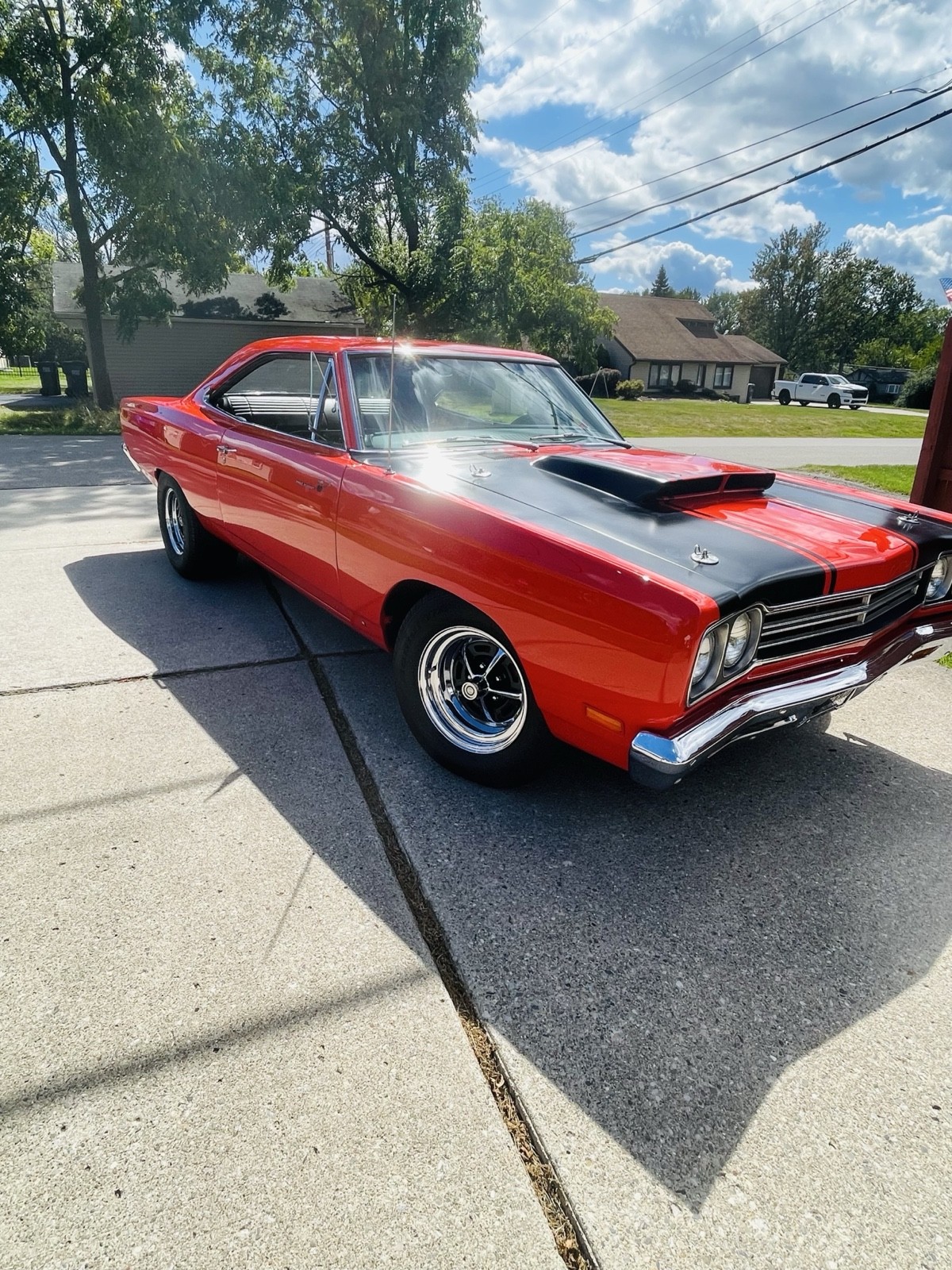Plymouth-Road-Runner-1969-3