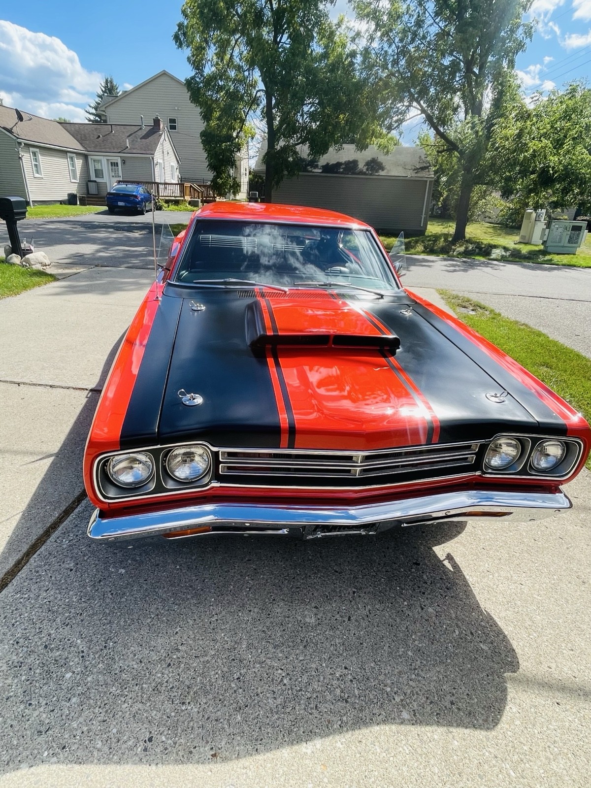 Plymouth-Road-Runner-1969-4